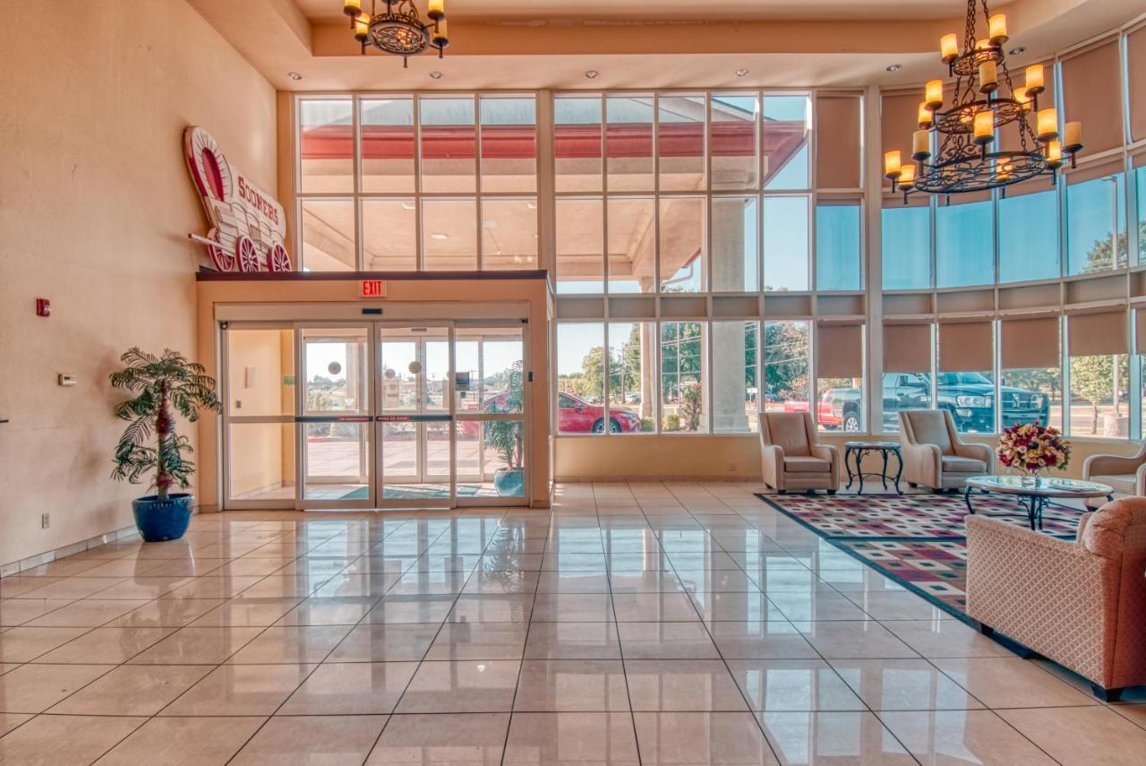 Express Inn & Suites Норман Экстерьер фото