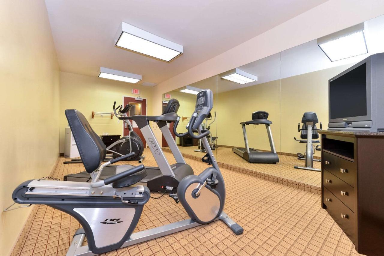 Express Inn & Suites Норман Экстерьер фото